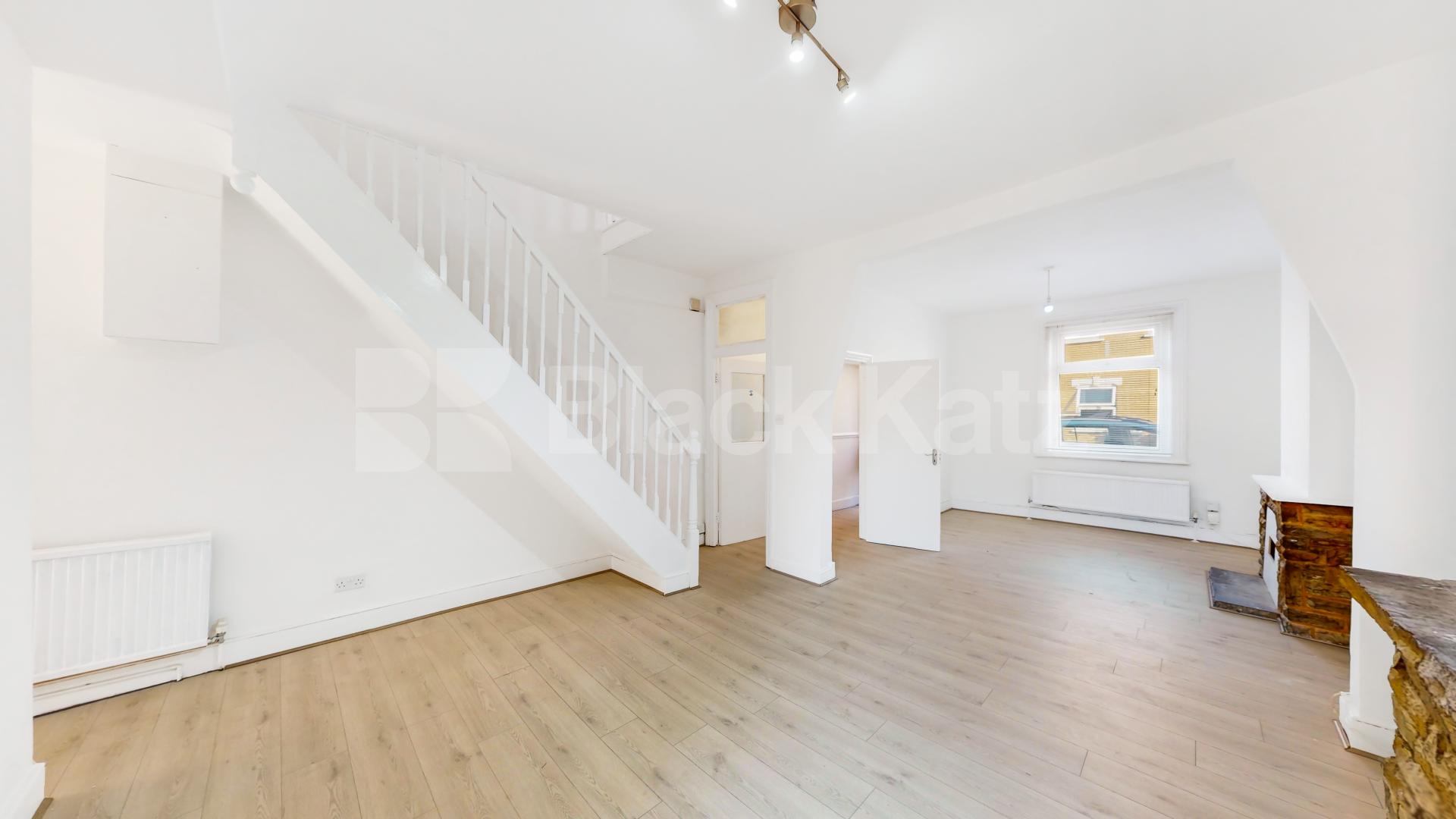 Newly refurbished 4 bedrrom house with garden mins to tube & shops Baronet Grove, Tottenham